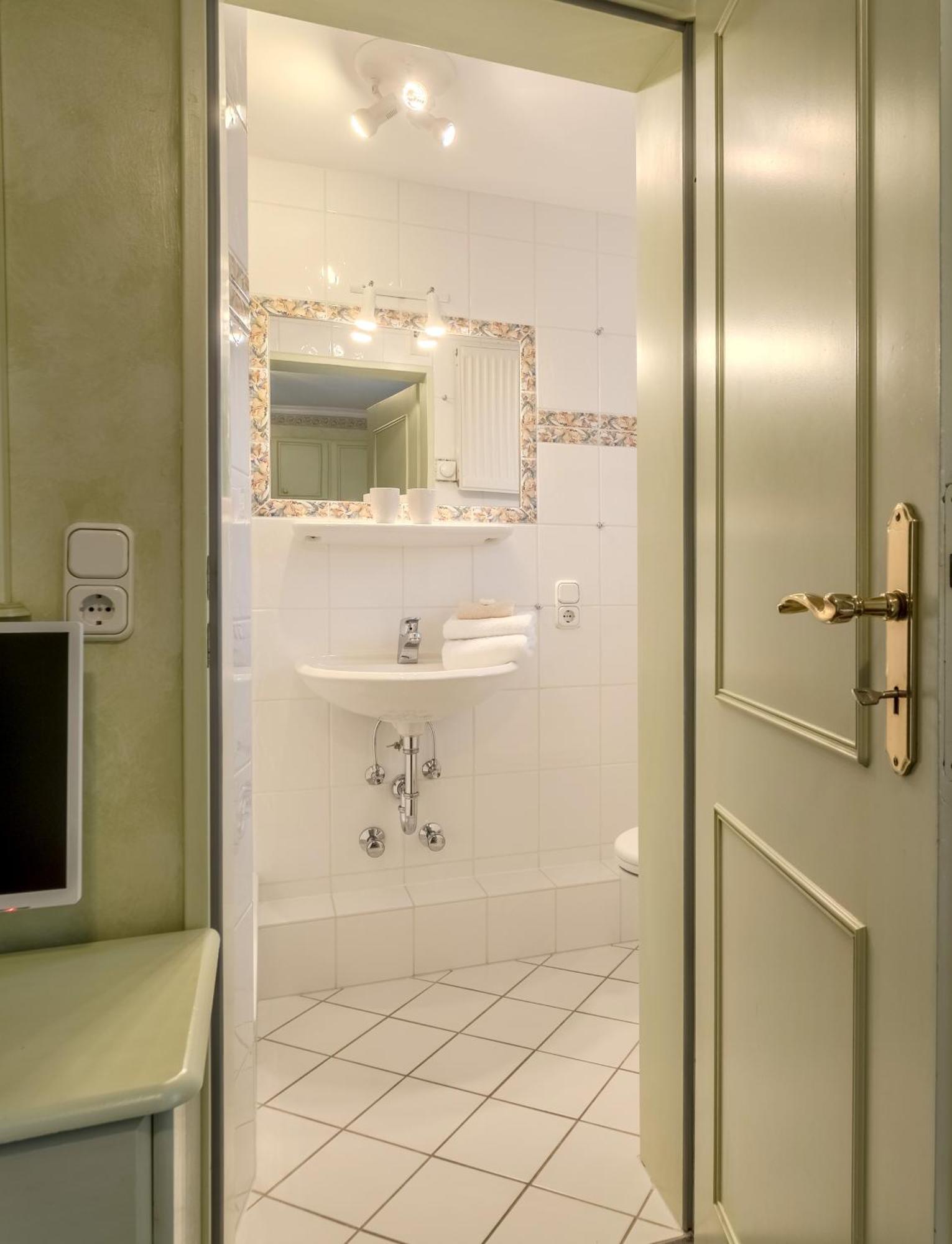 Hotel Wiesbaden 베닝슈테트 외부 사진